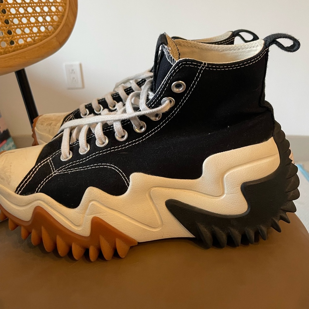 Platform Converse Sneakers Women’s 8 fits 8.5/9 purchased from Kith store Miami